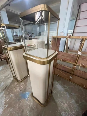 Safe Round Conner Wooden Jewelry Display Cases With 4000K-6000k Led Lighting